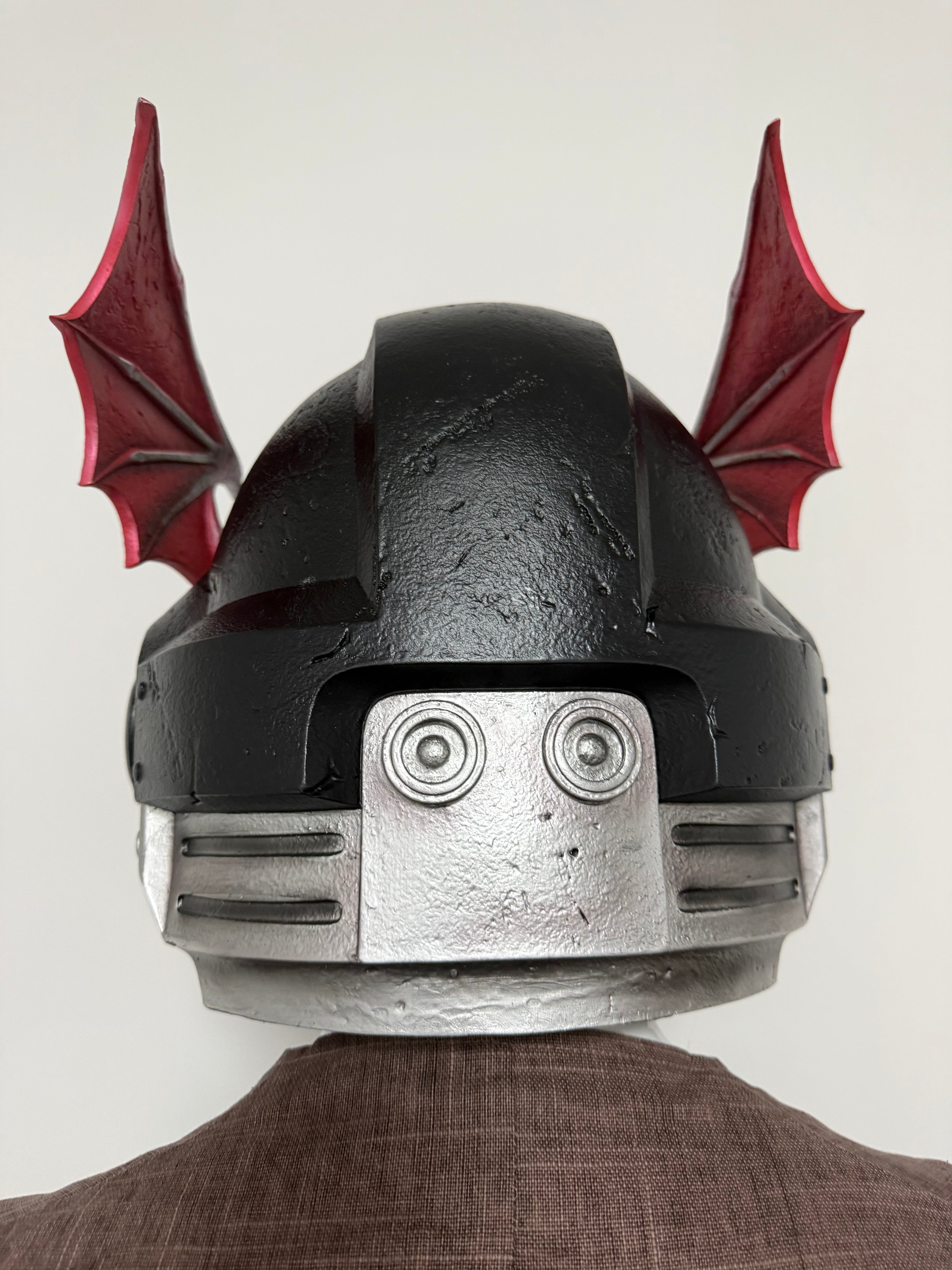 1:1 Wearable Warhammer 40K Night Lords Bat Wing Skull LED Helmet Prop Replica